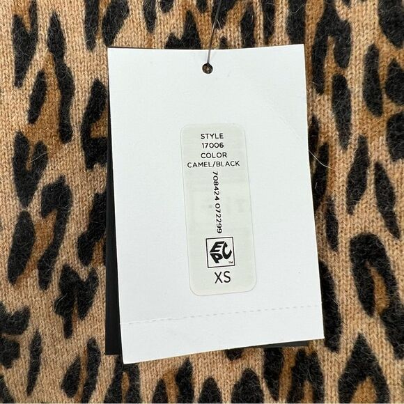 C By Bloomingdale’s Cashmere Sweater - Picture 4 of 4